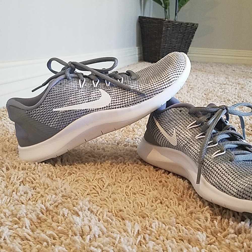 Women's Nike Flex Running shoes 7